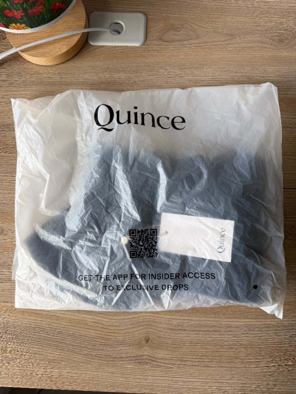 Quince Ultra-Form Hooded Crop Jacket Black S NWT - Picture 6 of 10